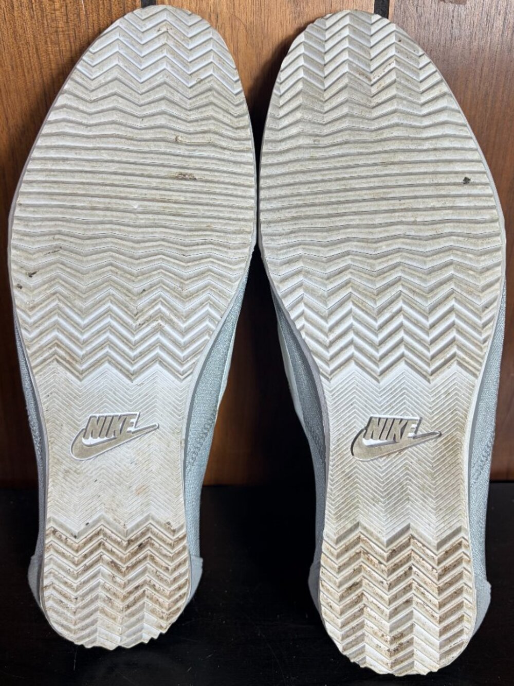 Nike Womens Tenkay Low Medium Grey/White Sz 11 - 429886-200 - Picture 8 of 10